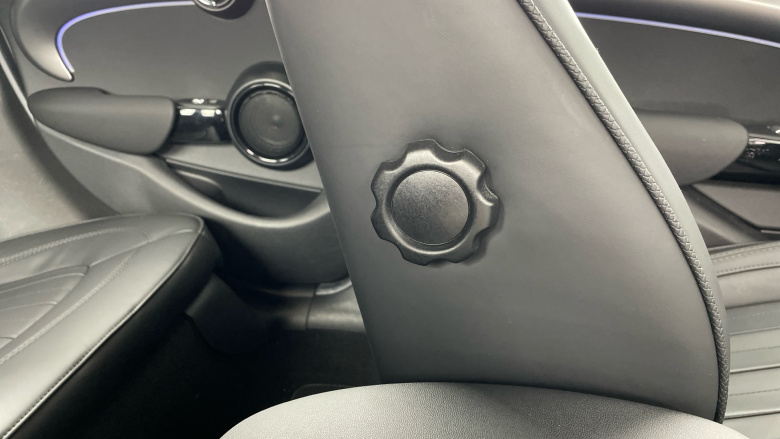 MINI Hatchback 1.5 Cooper Exclusive 5dr Auto [Comfort Pack] Petrol Hatchback